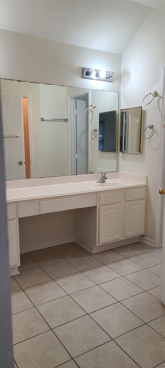 Building Photo - 15106 Brookwood Bridge Ln