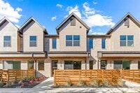 Building Photo - Upgraded Mira Lagos townhome with EV Charger and 2 car garage