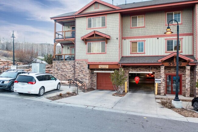 Building Photo - 5518 Lillehammer Ln
