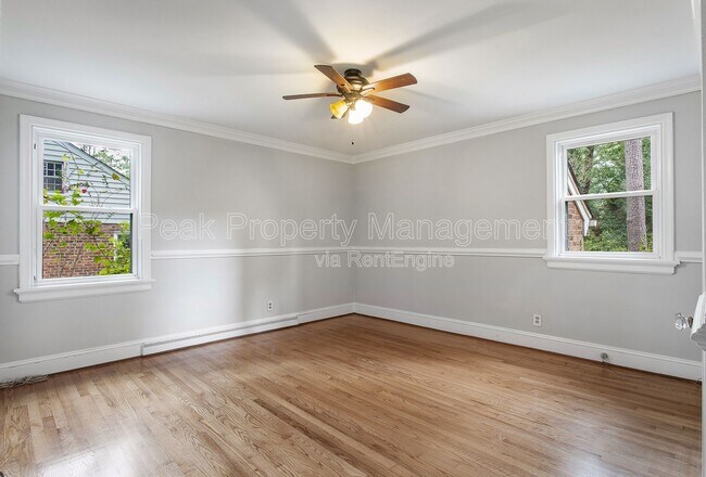 Building Photo - 3351 Scottview Dr