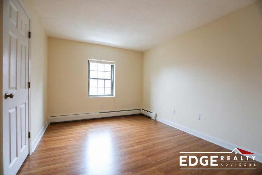 Building Photo - 16 Winter St