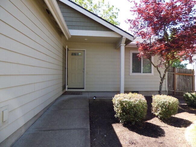 Building Photo - 3556-3558 Fisher Rd NE Salem, OR 97305