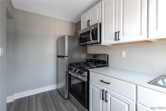 Building Photo - 1225 Hertel Ave
