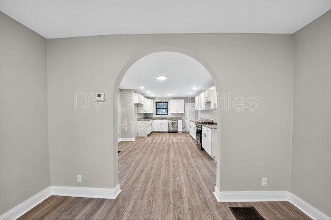 Building Photo - 1818 Lawn Ave