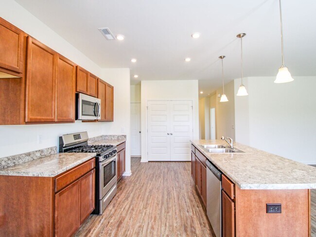 Building Photo - 13791 Hill Place Ln