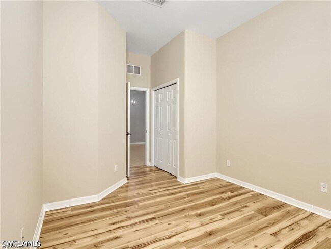 Building Photo - 10140 N Golden Elm Dr