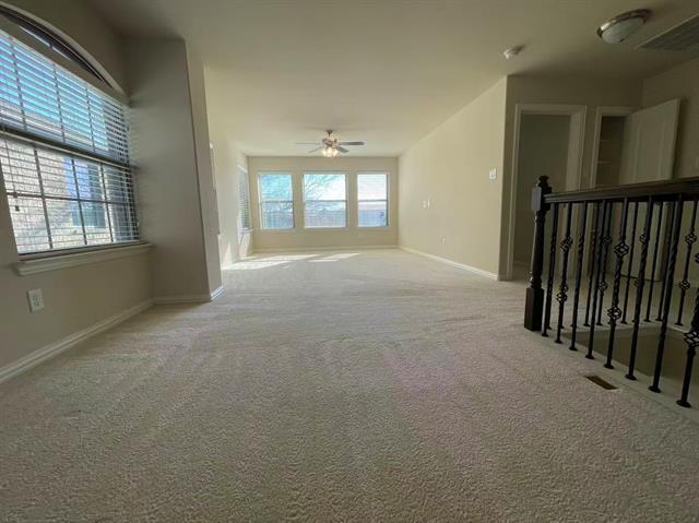 Building Photo - 324 Tallgrass Ln