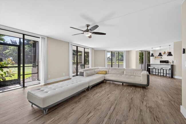 Building Photo - 4770 Fountains Dr S