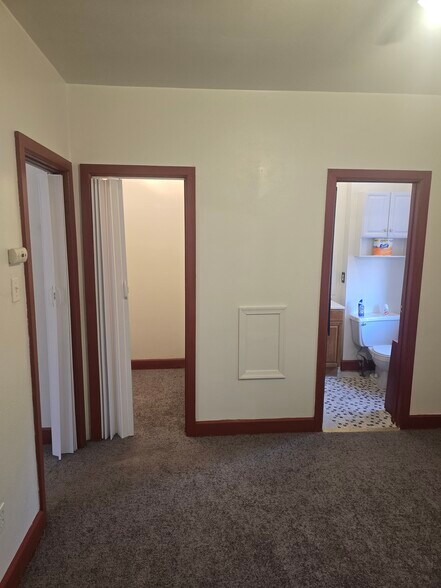 Building Photo - 1622 Bainbridge St