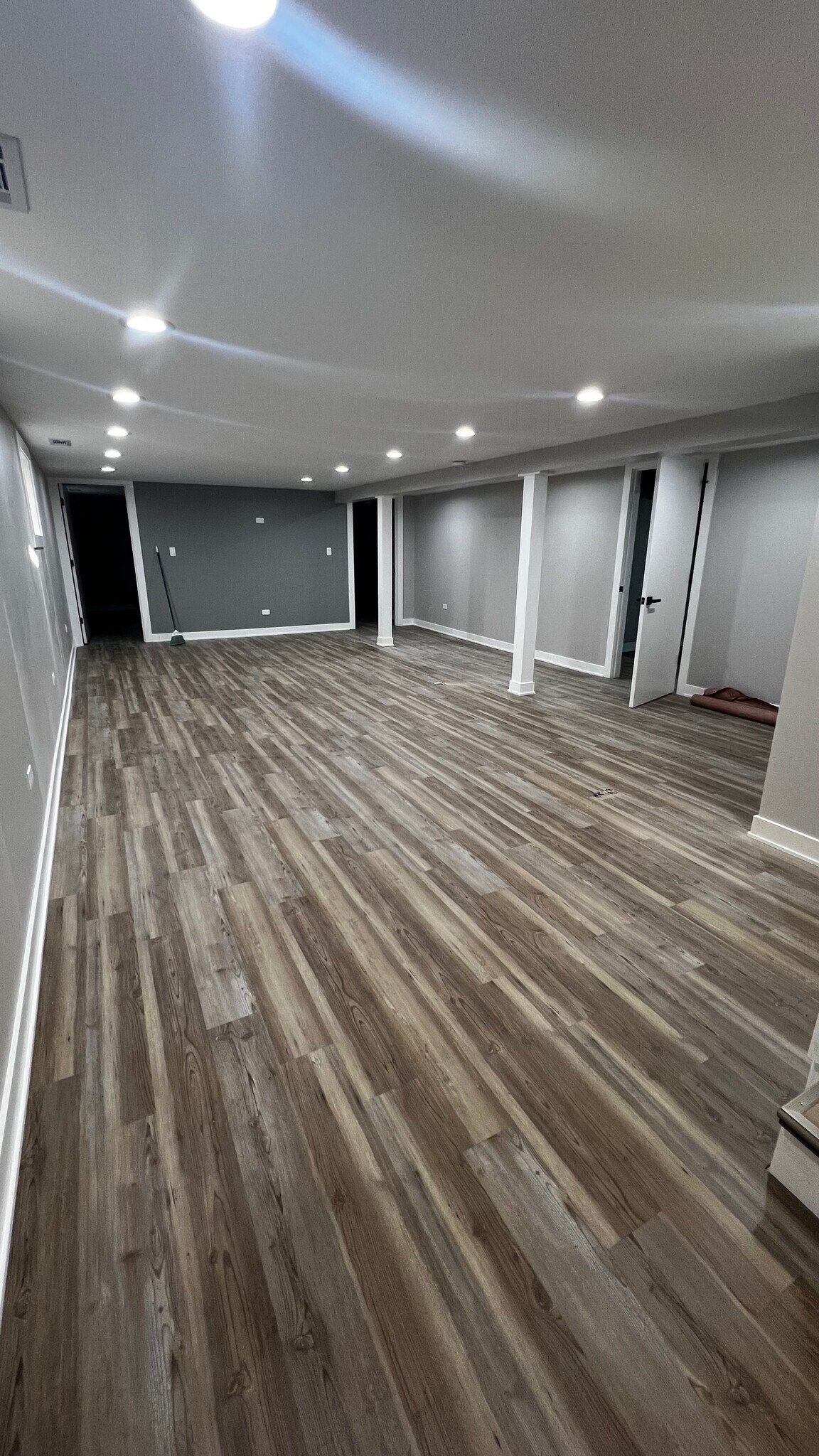 Building Photo - 552 Manistee Ave