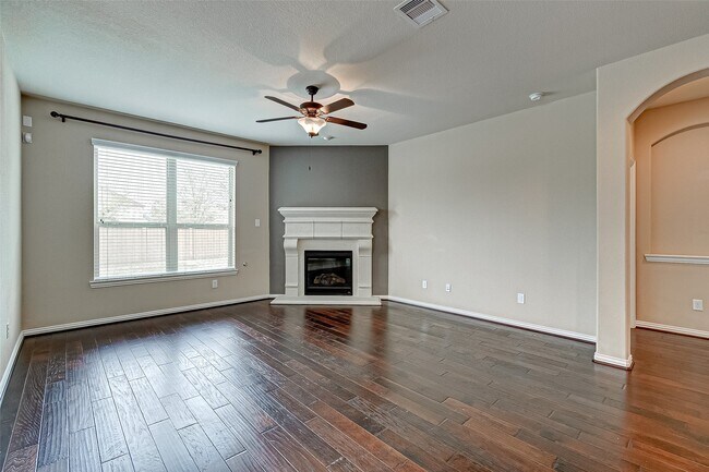 Building Photo - 4814 Sequoia Park Ln