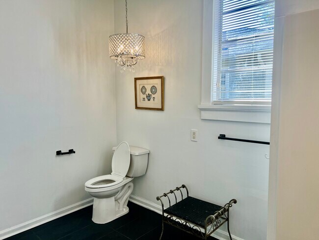 Building Photo - 1817 S Rendon St