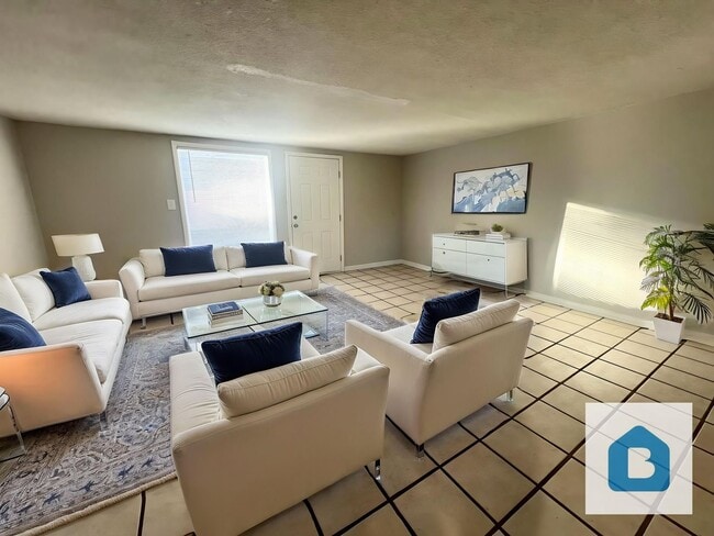 Building Photo - 4220 Loomis Ave