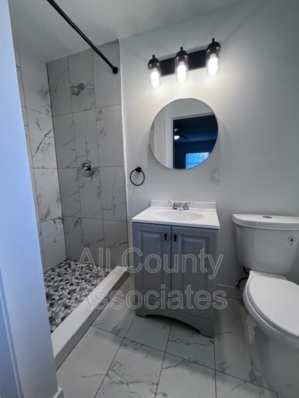 Building Photo - 2267 Norman Dr