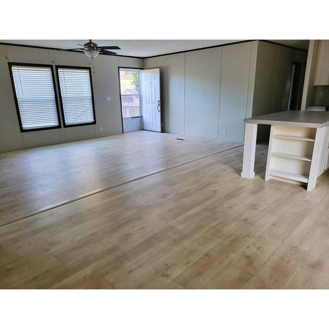 Building Photo - 300 W Albert St