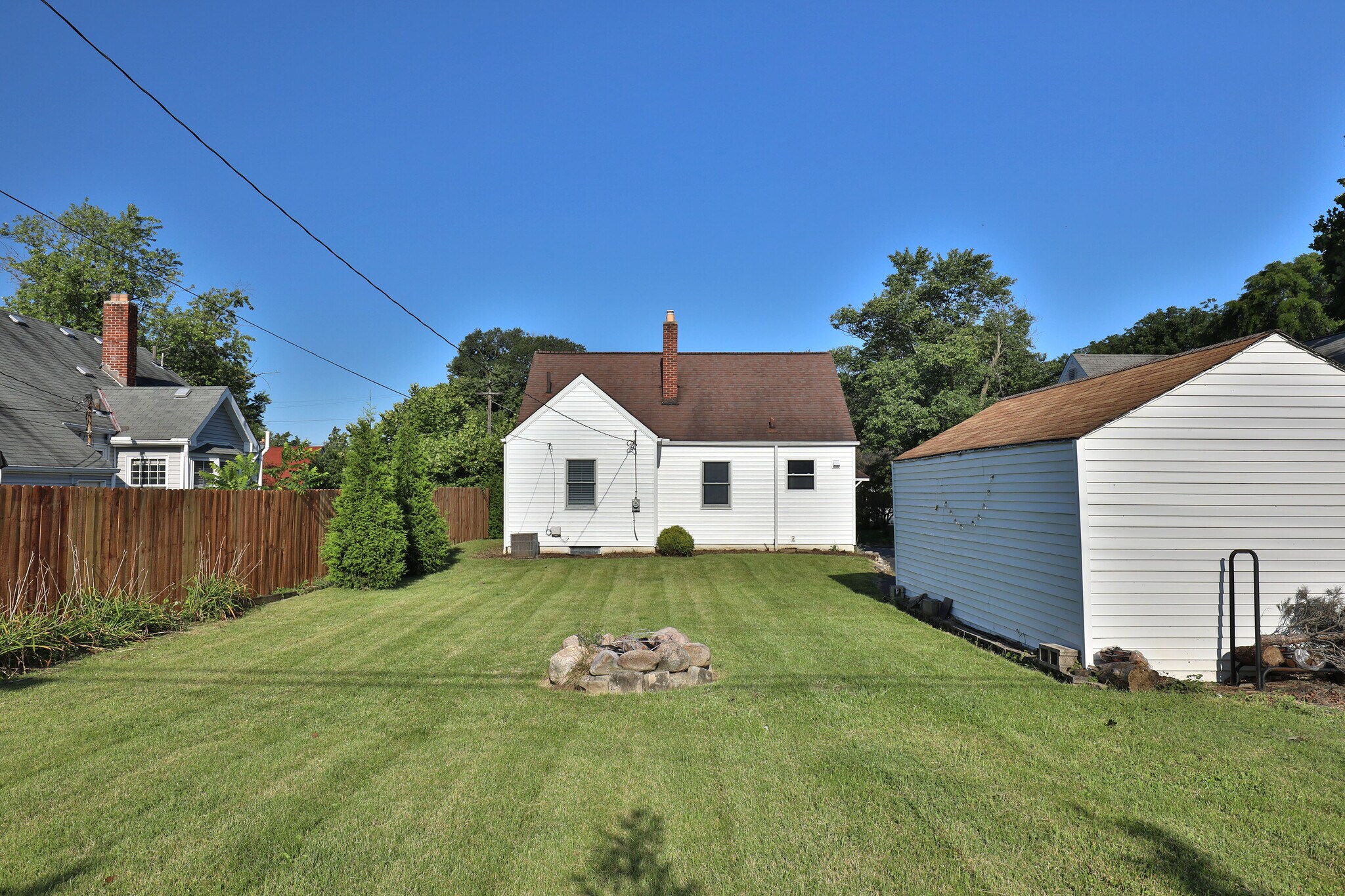 Building Photo - 5586 Emerson Ave