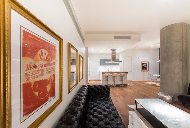 Building Photo - 210 Lavaca St