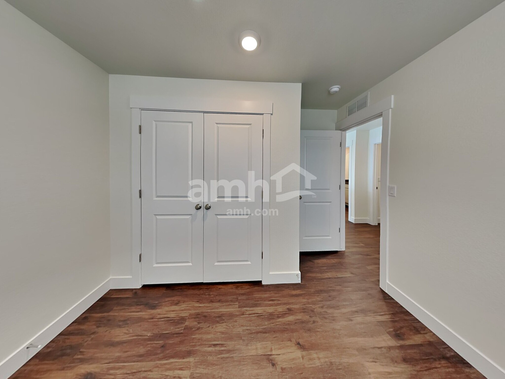 Building Photo - 334 N Addison Way