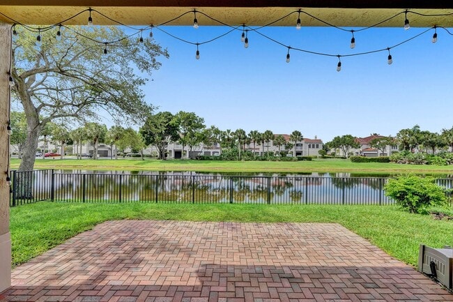 Building Photo - Amazing 4 Bedroom, 3 Bath home plus large 21'x11' loft located in Parkland Isles!