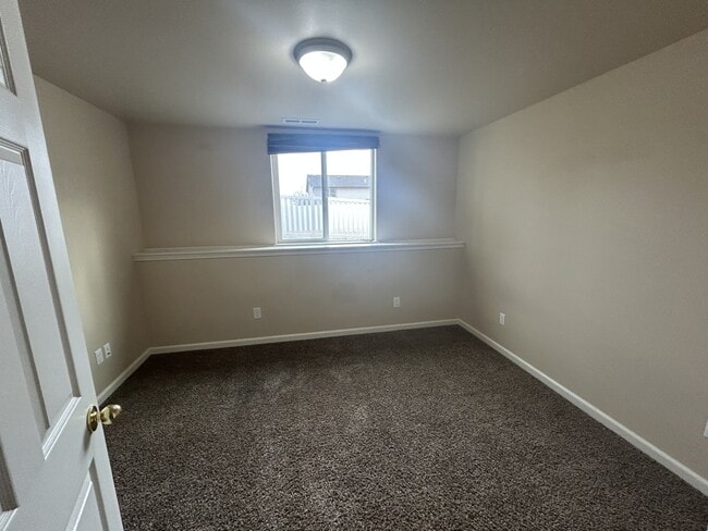 Building Photo - 2019 Lake Hills Dr