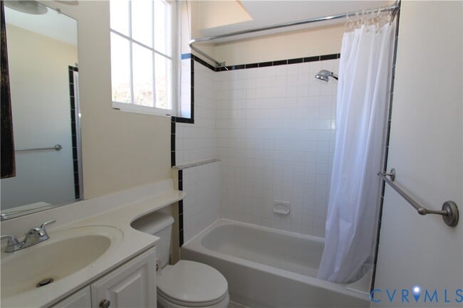 Building Photo - 219 N 19th St