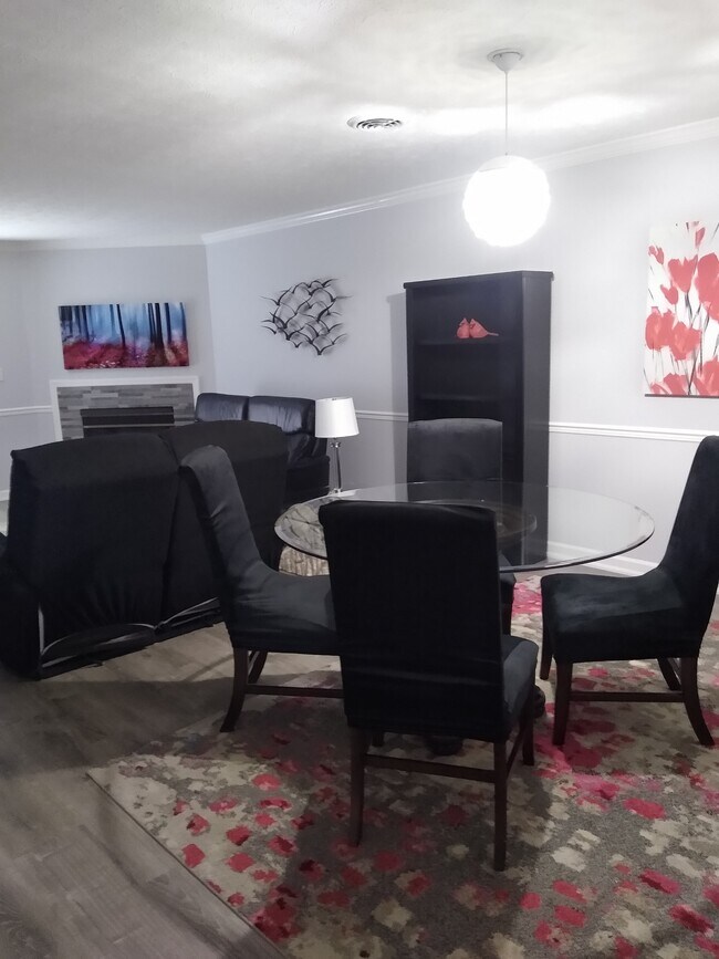 Building Photo - 101 Pinewood Dr