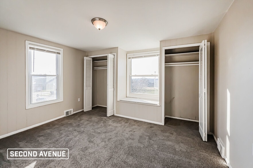 Building Photo - 719 2nd St