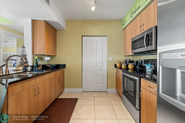 Building Photo - 1830 Radius Dr