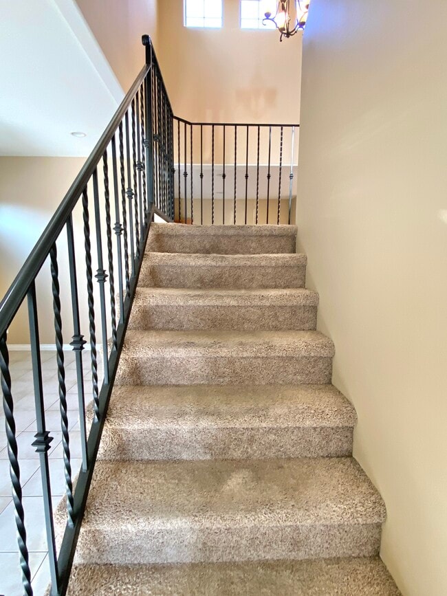 Building Photo - 15917 Sierra Vista Ct