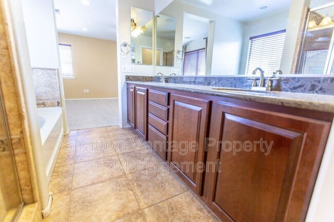 Building Photo - 1701 W Flamingo Dr