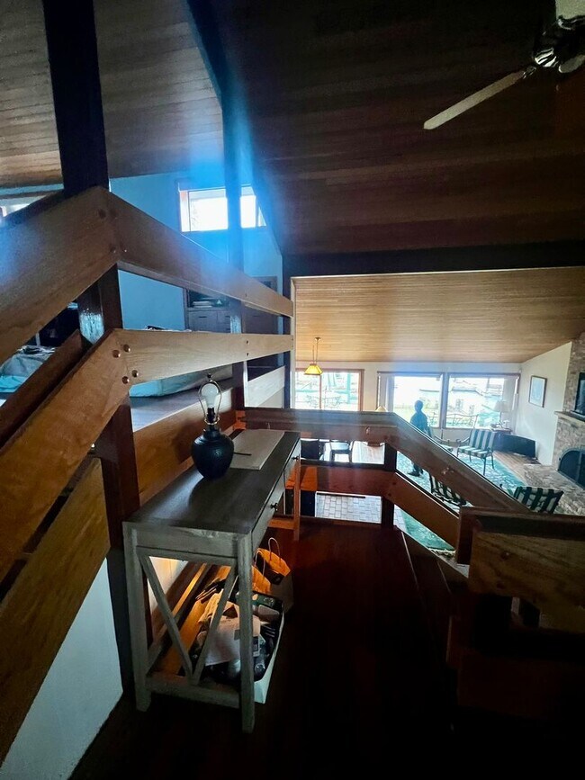 Building Photo - 4079 Saltspring Dr