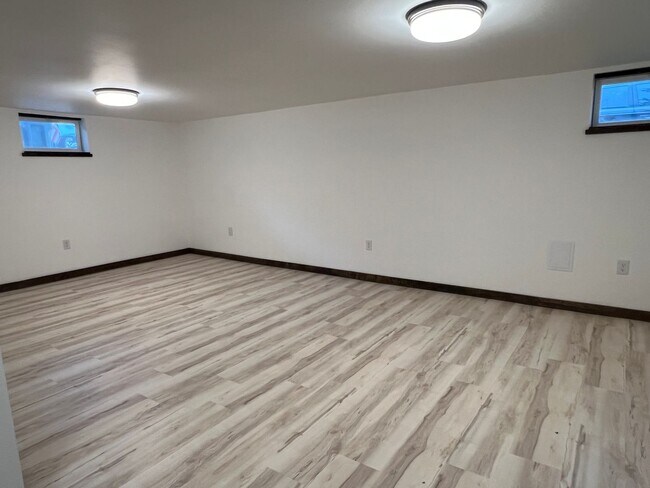 Building Photo - 1030 Lindy St