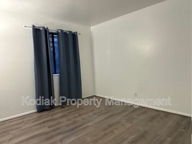 Building Photo - 9175 S Jefferson Pl