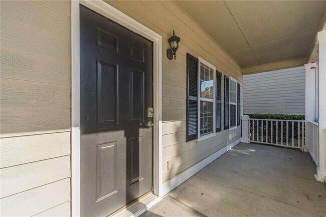 Building Photo - 2716 Lake Park Ridge W