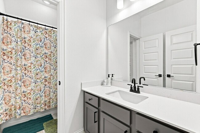 Building Photo - 1717 Canals Dr