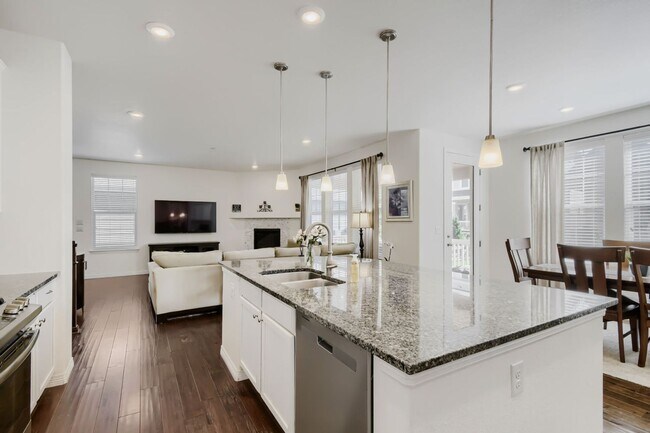 Building Photo - 677 Sundance Cir