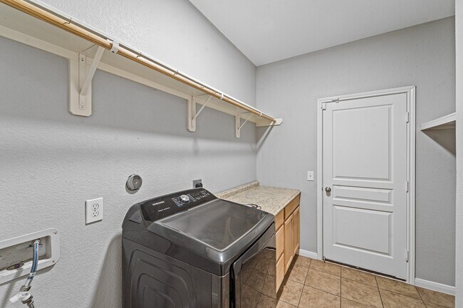 Building Photo - 815 Messina Ln