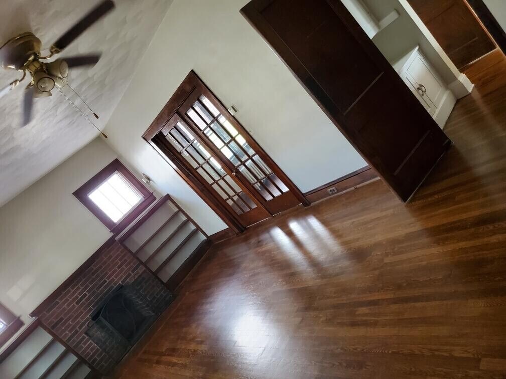 Living Room - 1722 Chapman Ave SW