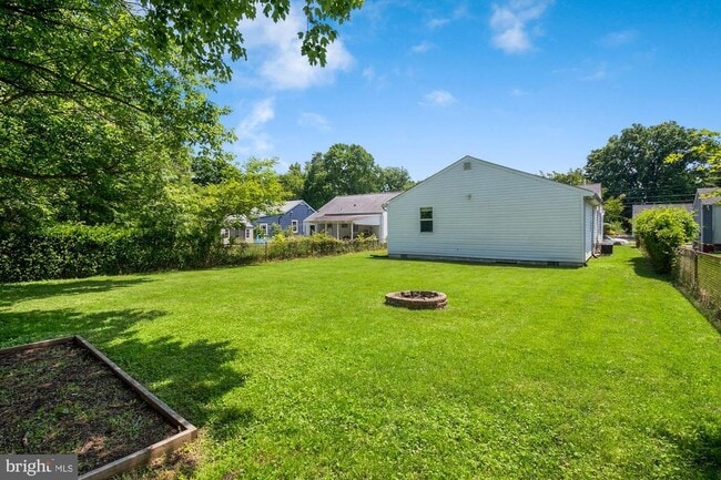 Building Photo - 5010 Sheridan St