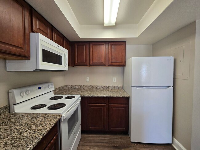 Building Photo - A Fabulous 2 Bedroom, 2 Bathroom condo at ...