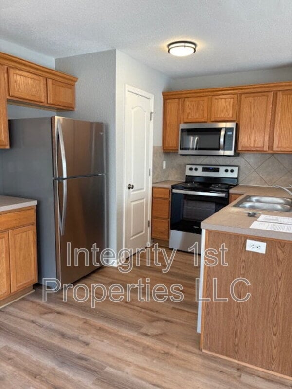 Primary Photo - 9121 N Dalton Ave