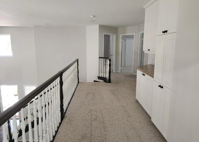 Building Photo - 17 Fontaire