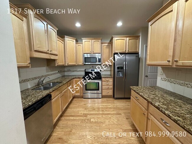 Building Photo - 1317 Silver Beach Way
