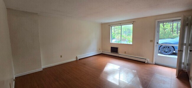 Building Photo - 206-208-208 Higgins Crowell Rd