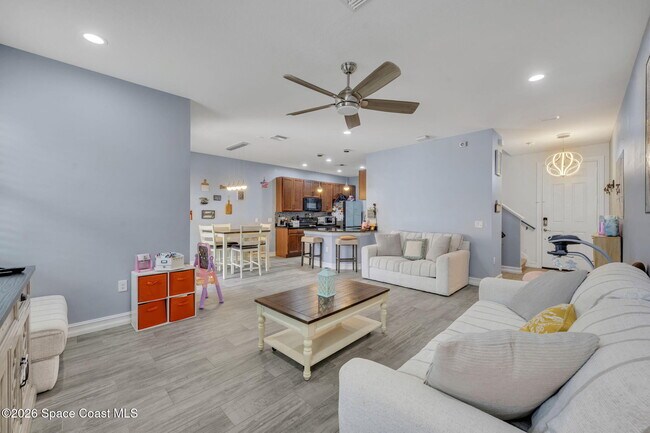 Building Photo - 1445 Isabella Dr