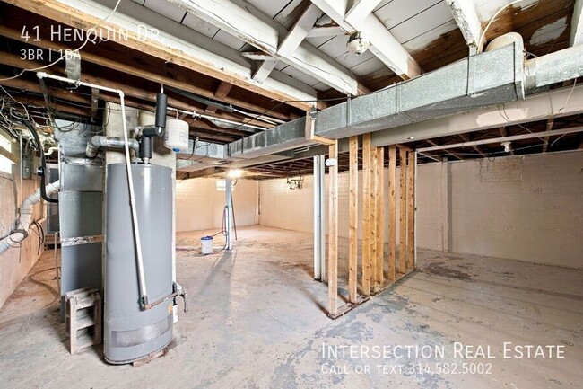 Building Photo - 41 Henquin Dr