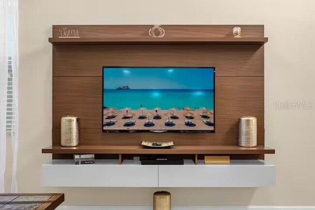 Building Photo - 8802 Bamboo Palm Ct