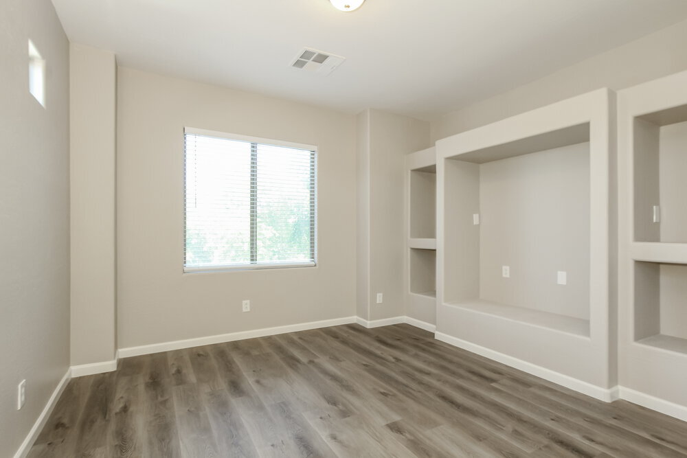 Building Photo - 8944 W Grovers Ave