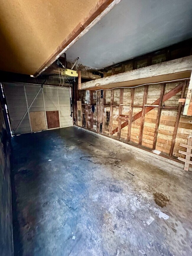 Building Photo - Cedar LB