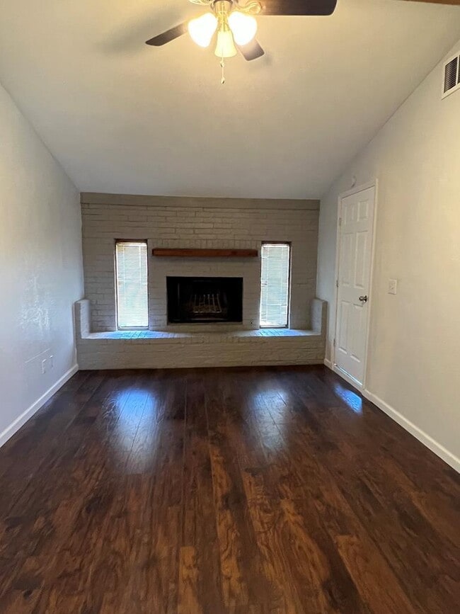 Building Photo - 3621 Spruce Ave